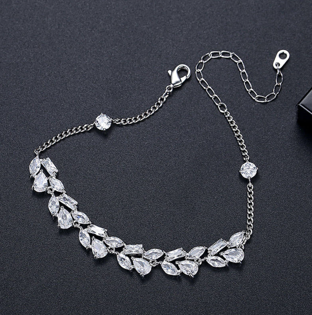 Adjustable Zircon Leaf Bracelet for Women