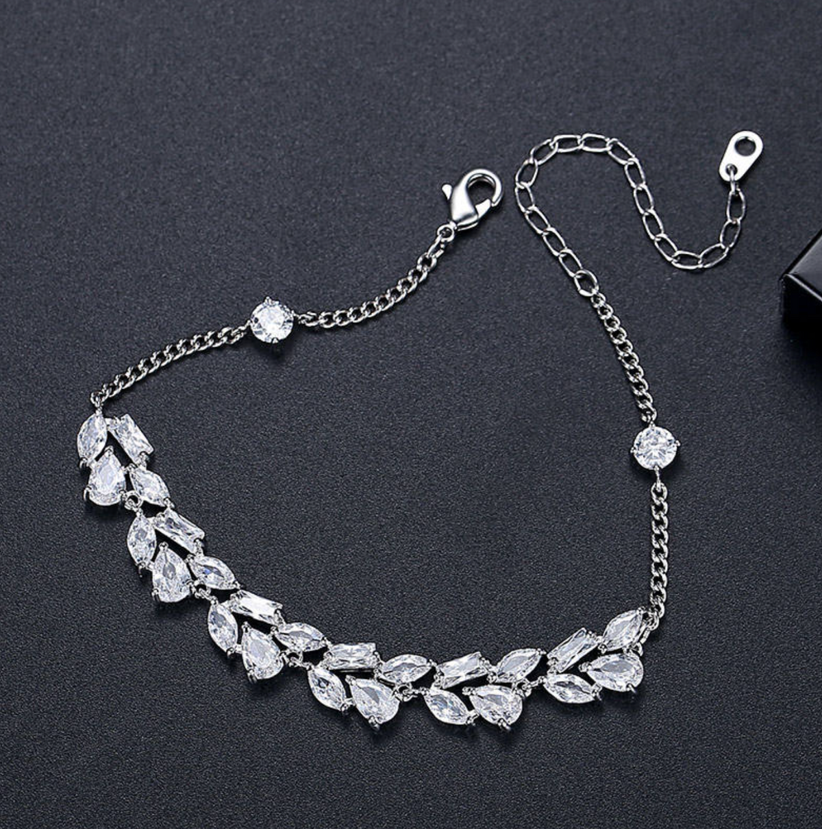 Adjustable Zircon Leaf Bracelet for Women